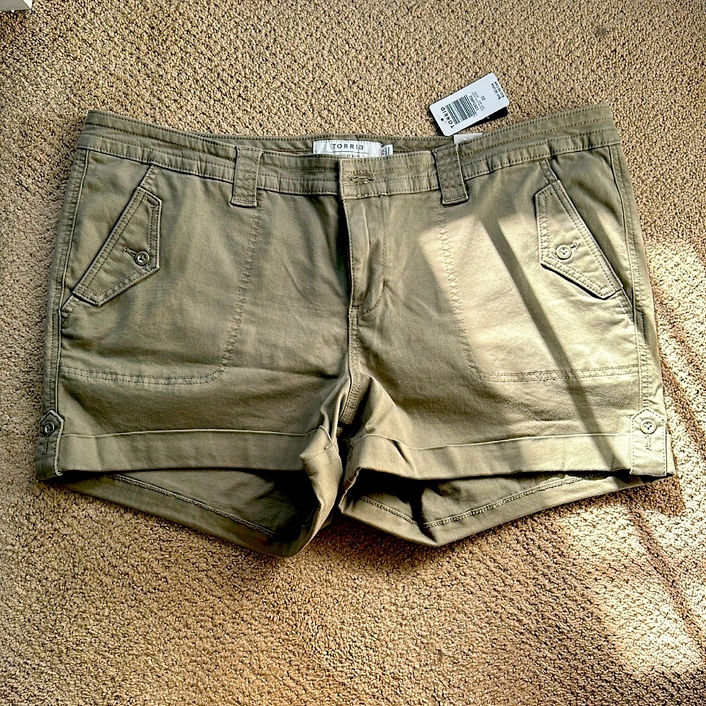 🆕 Torrid Olive Military Shorts